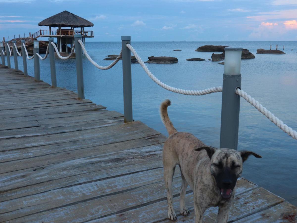 The Pier Phu Quoc Resort Bagian luar foto