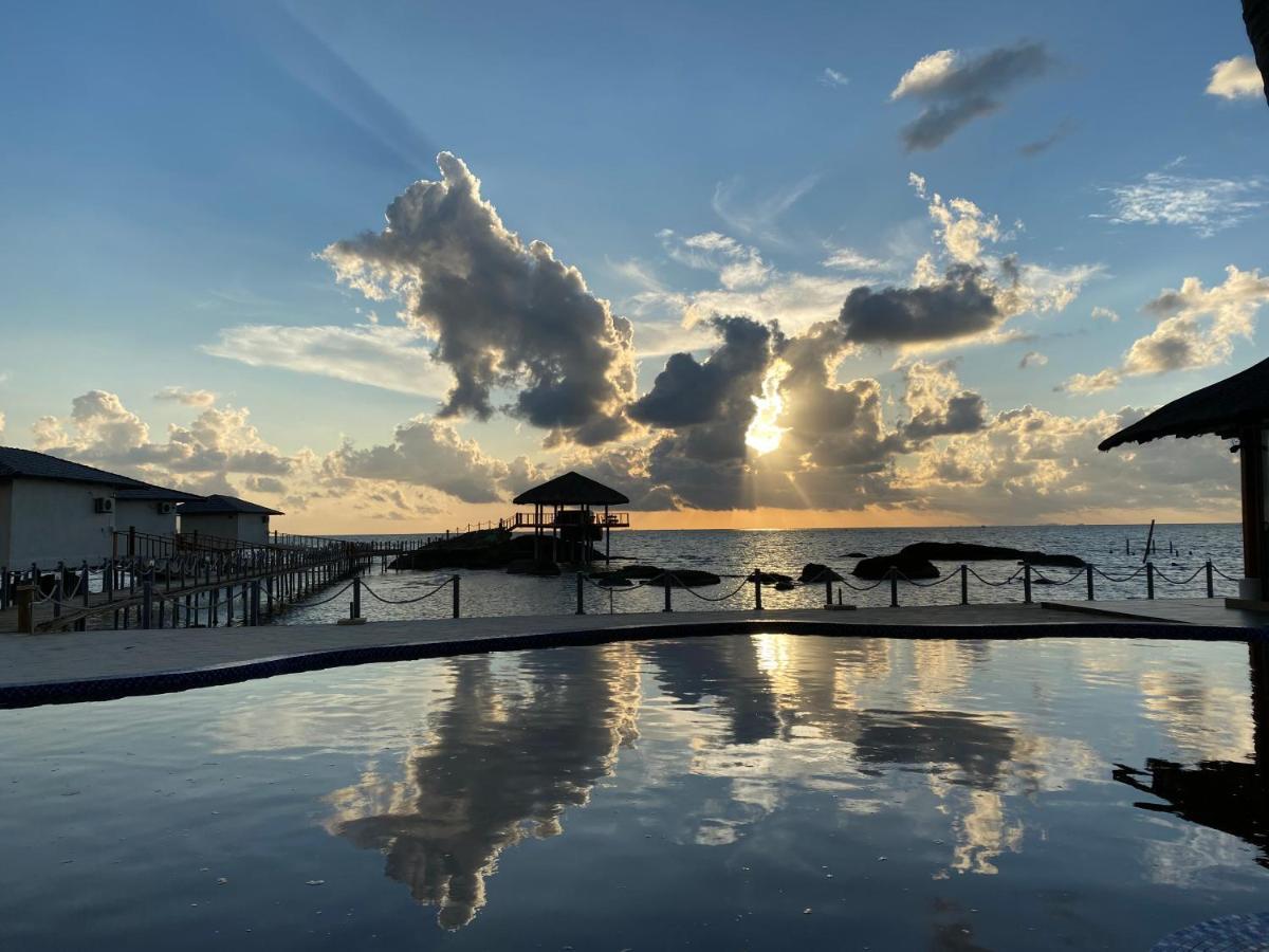 The Pier Phu Quoc Resort Bagian luar foto